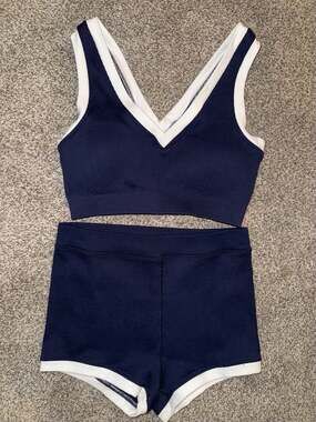 OFFLINE by Aerie Ribbed V-Neck Sports Bra and Shorts Set Size M